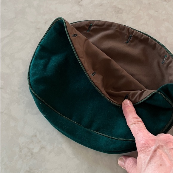 Vintage The Bee Hive by Baltimore Bermuda Bag w/ white eyelet & extra green wool - Picture 3 of 7